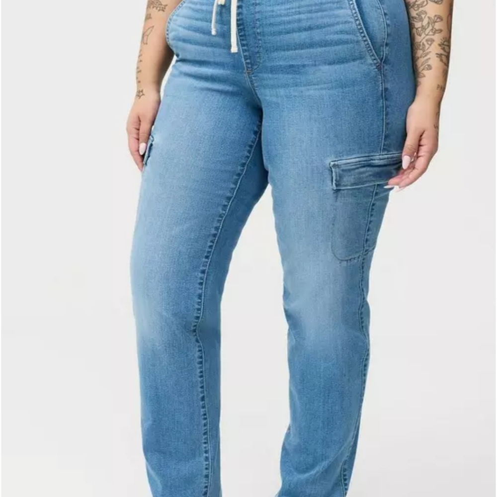 Women's Straight Leg Cargo Jeans in Light Blue
